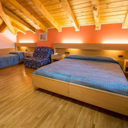 Hotel Garni Castel Ferari Tuenno