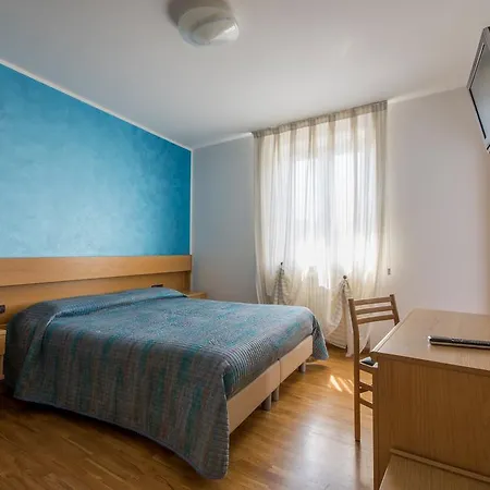 Hotel Garni Castel Ferari Tuenno