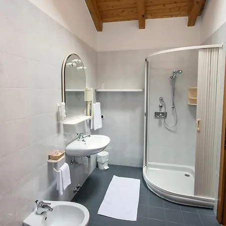 Hotel Garni Castel Ferari Tuenno