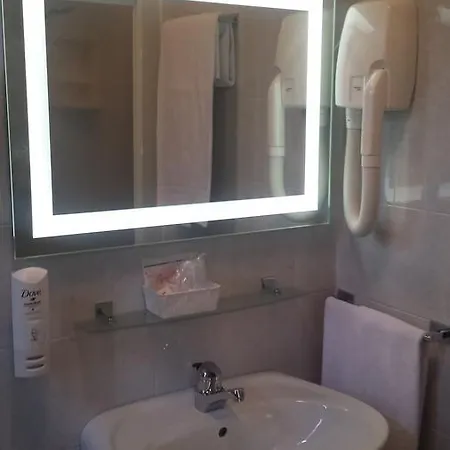 Hotel Garni Castel Ferari 2*